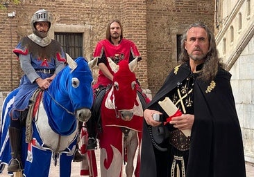 El Heraldo anuncia el mensaje del rey Ramiro por las calles de León