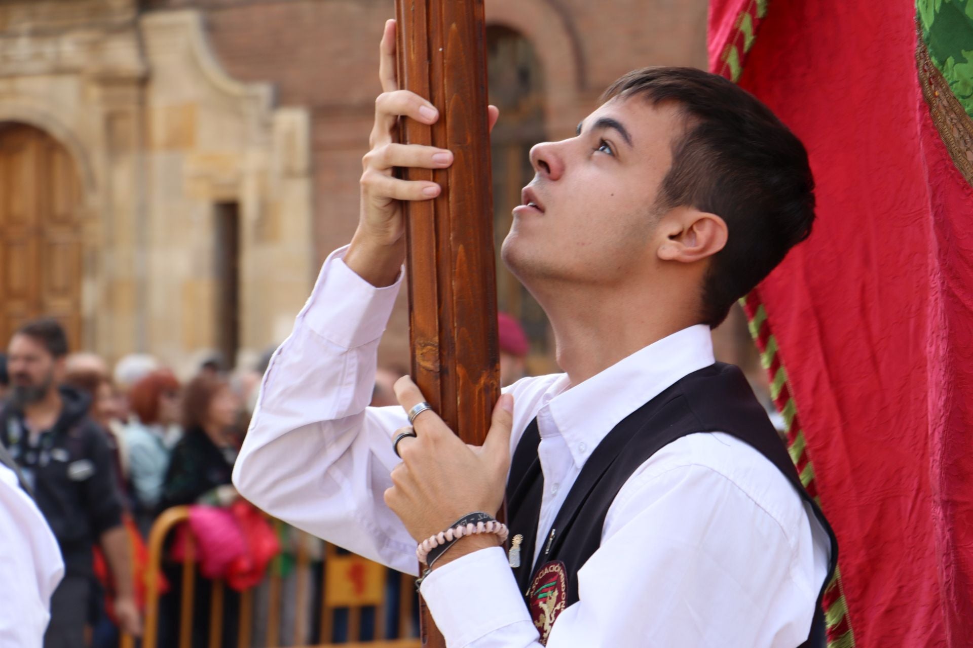 Las mejores imágenes del desfile de pendones por León