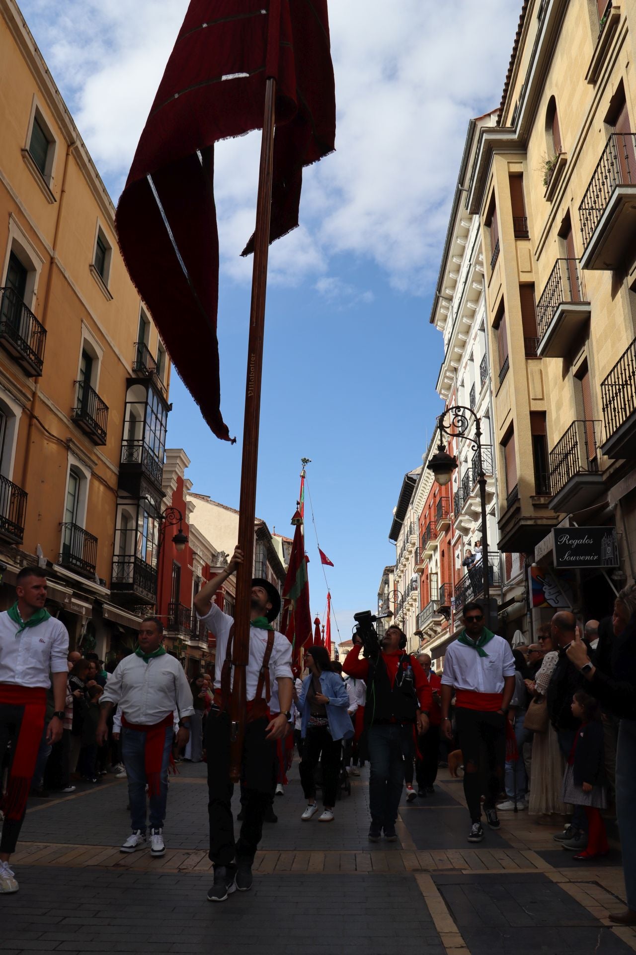 Las mejores imágenes del desfile de pendones por León
