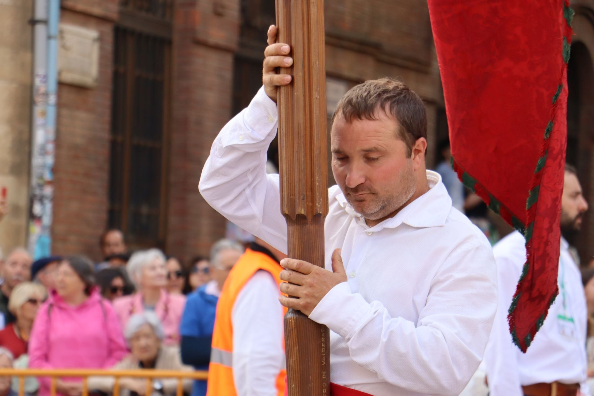 Las mejores imágenes del desfile de pendones por León