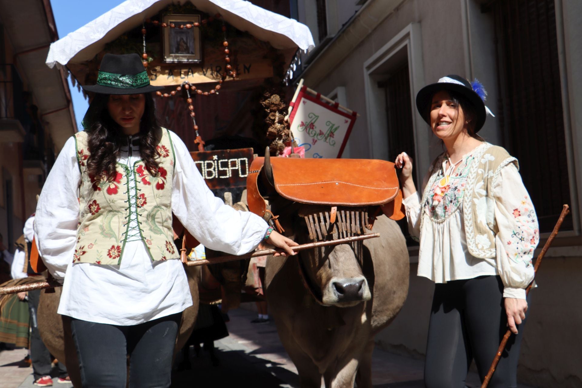Las mejores imágenes del desfile de carros engalanados