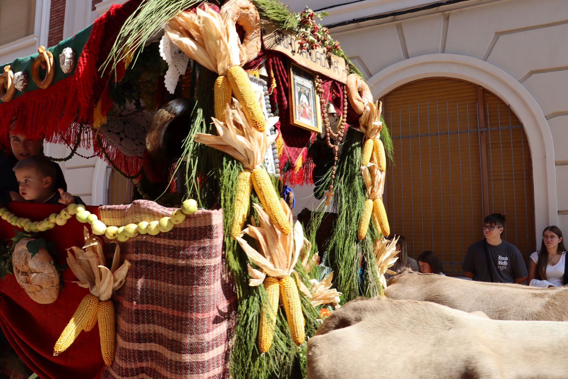 Las mejores imágenes del desfile de carros engalanados