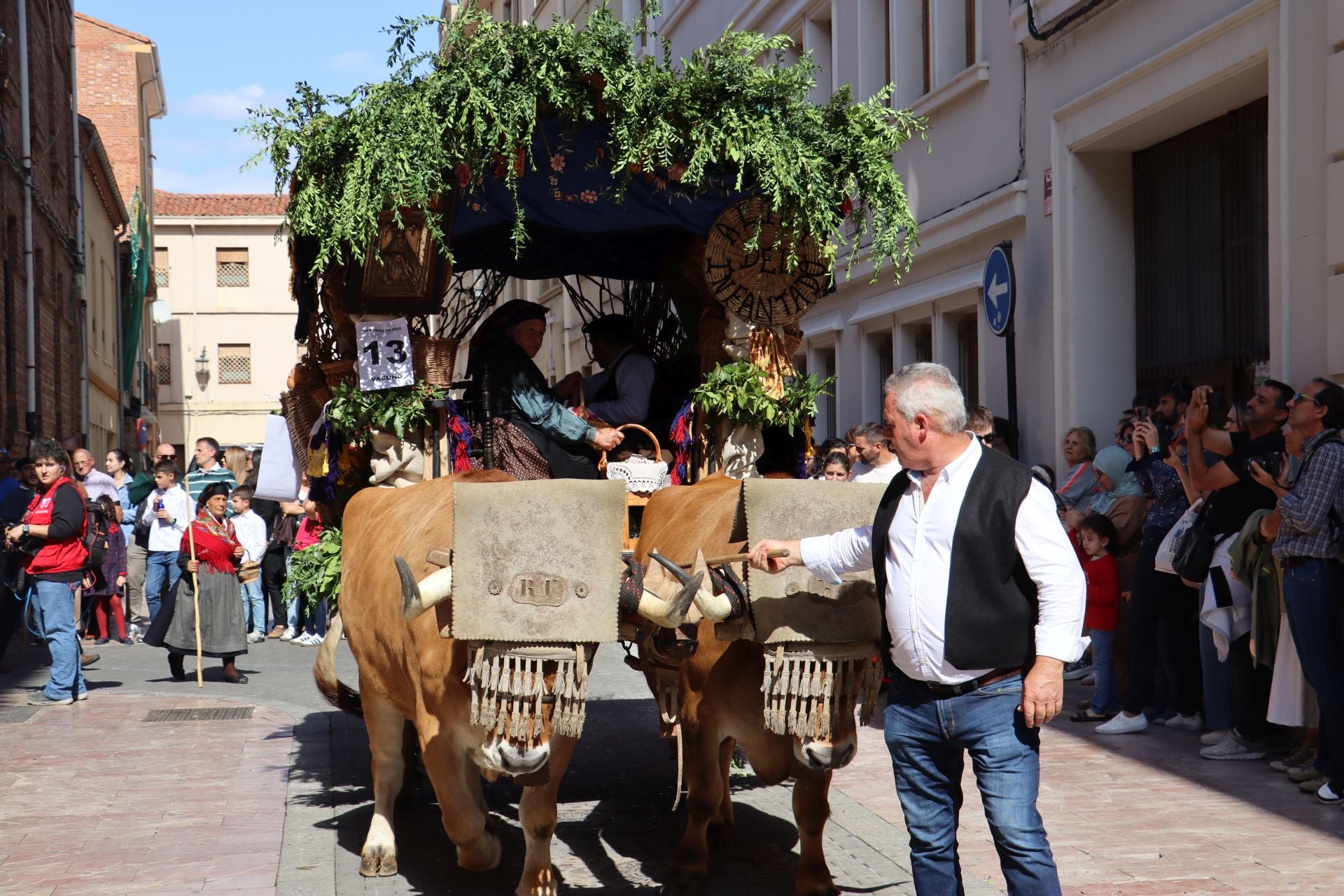 Las mejores imágenes del desfile de carros engalanados
