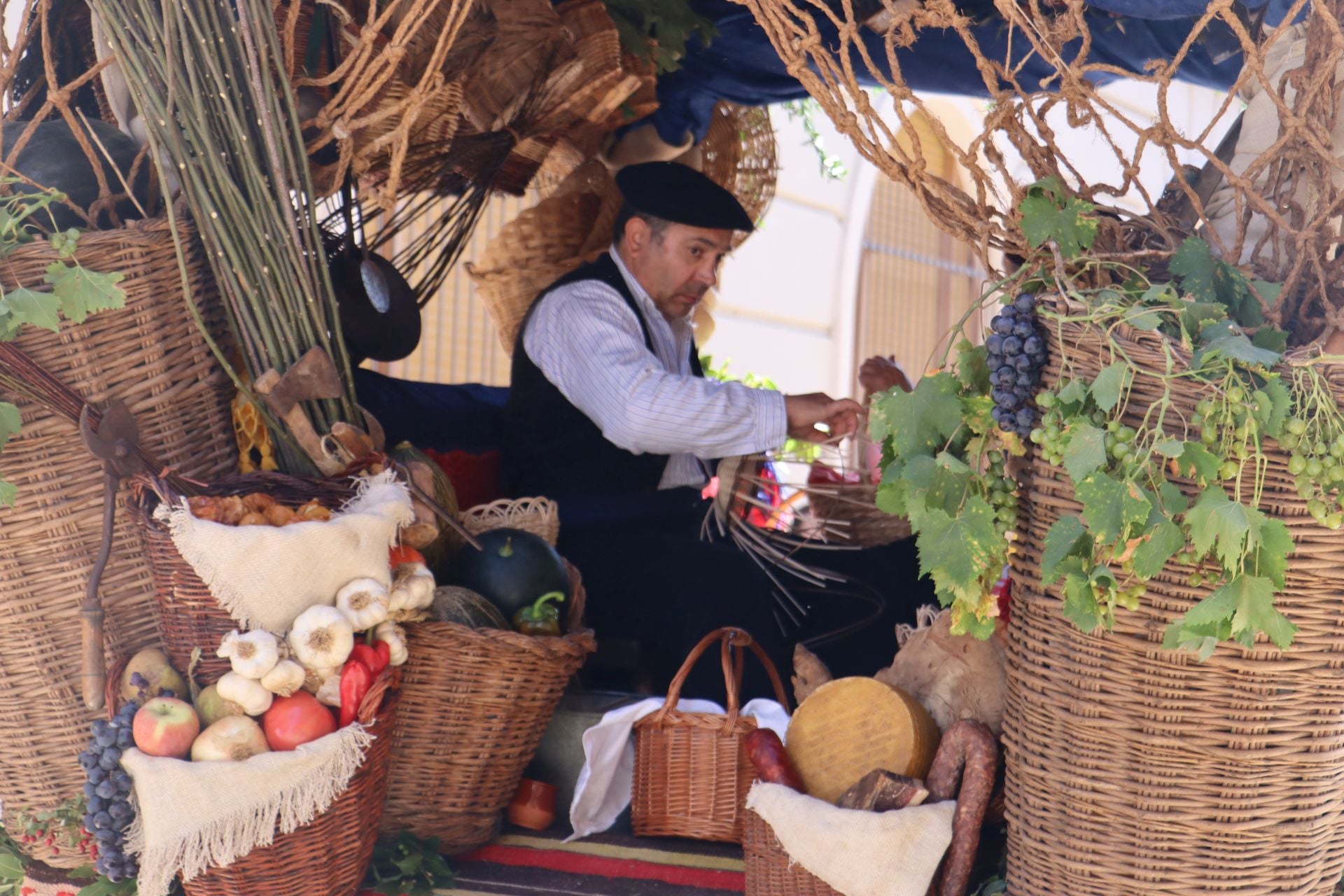 Las mejores imágenes del desfile de carros engalanados