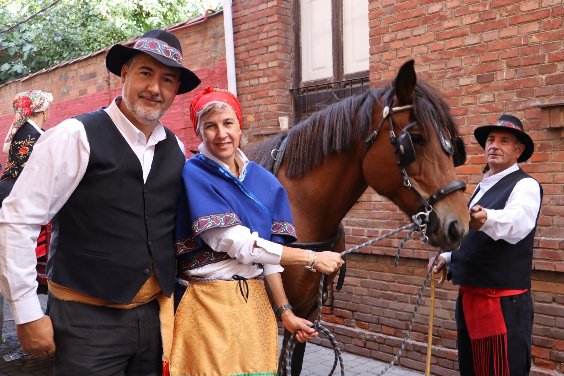 Las mejores imágenes del desfile de carros engalanados