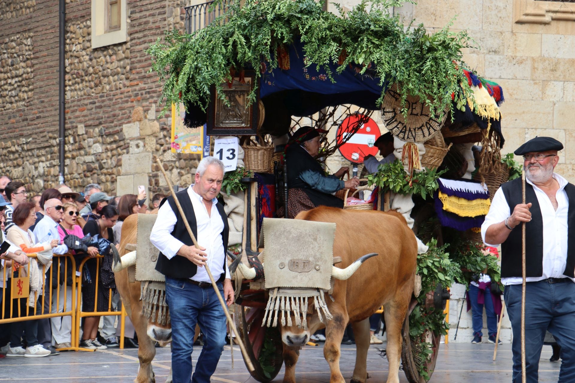 Las mejores imágenes del desfile de carros engalanados
