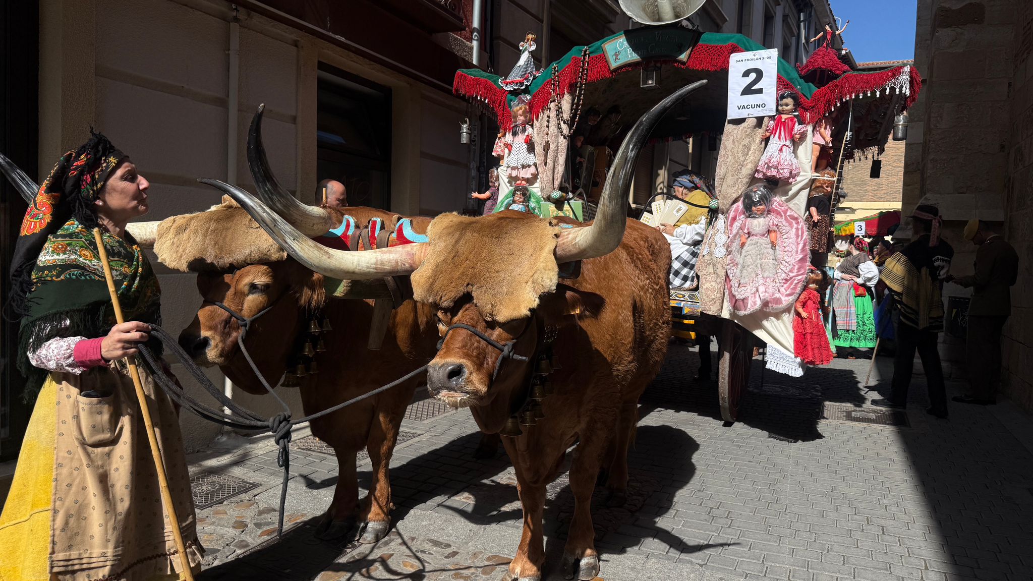 Las mejores imágenes del desfile de carros engalanados