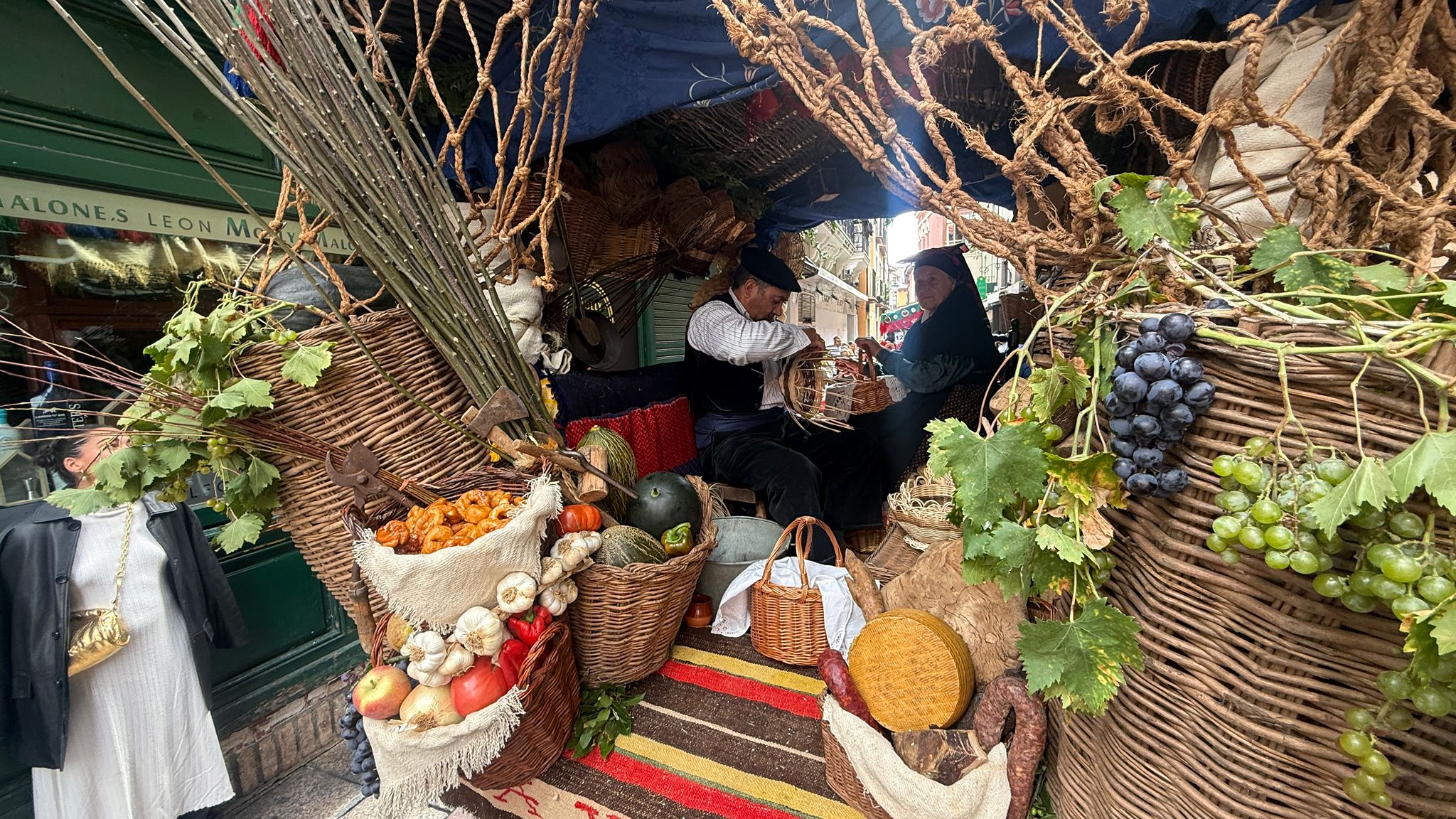 Las mejores imágenes del desfile de carros engalanados