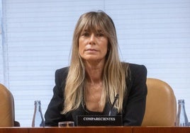 Fotografía de archivo fechada el 13 de noviembre de 2024, de Begoña Gómez, esposa del presidente del gobierno Pedro Sánchez, ante la comisión de investigación sobre su cátedra en la Asamblea de Madrid.