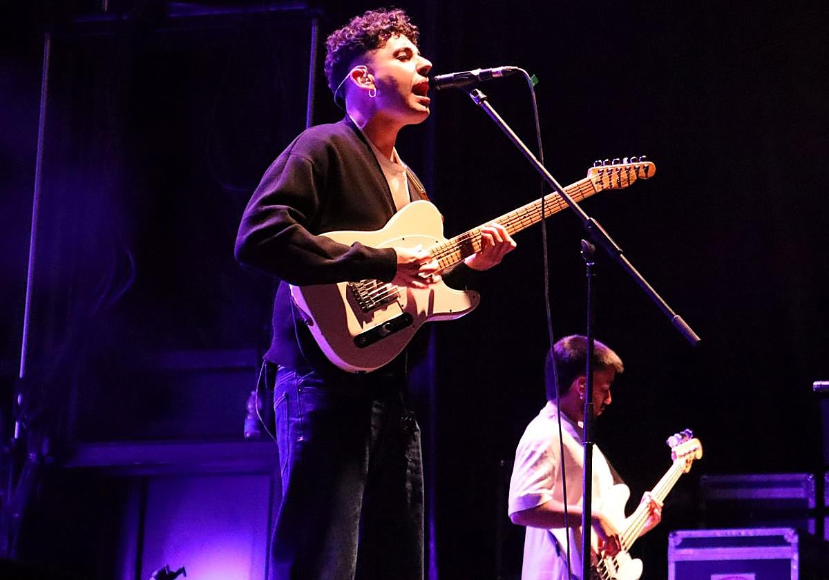 Sanguijuelas del Guadiana actuó en la plaza Mayor de León dentro del Festival Península que se celebra en el marco de las fiestas de San Froilán.