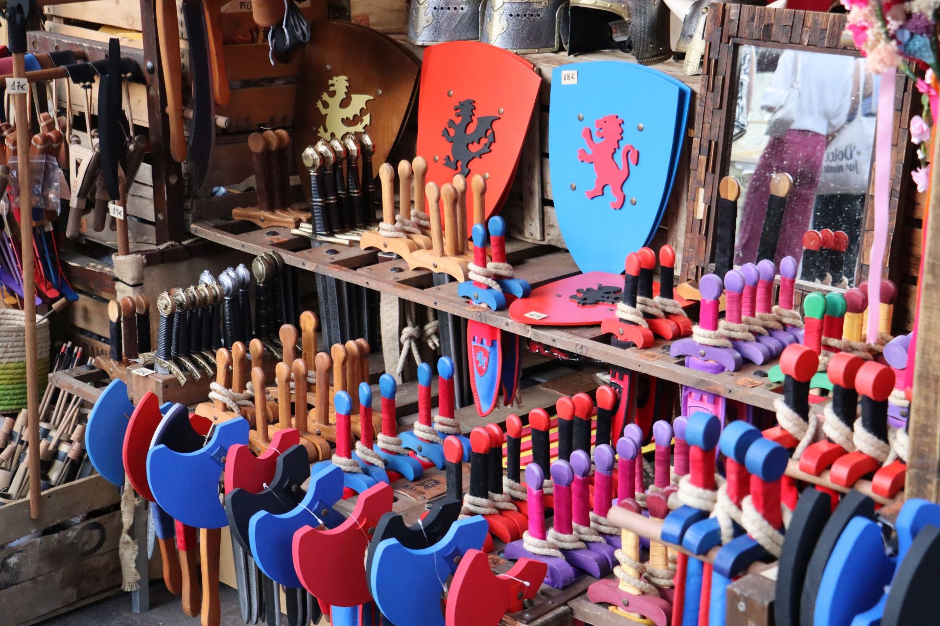 Las imágenes de un mercado que sigue dando vida a las fiestas de San Froilán