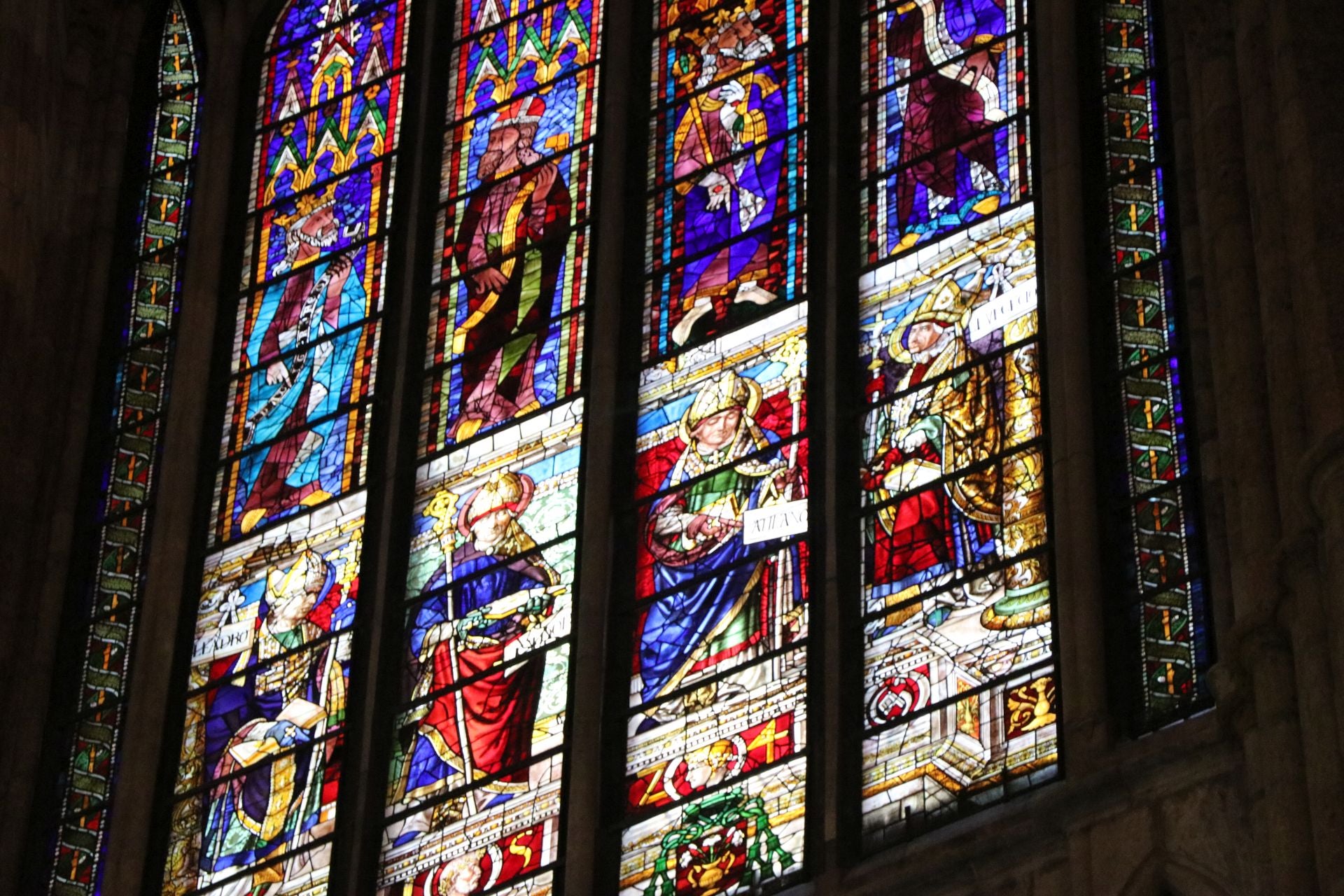 Imágenes de las vidrieras de la Catedral de León
