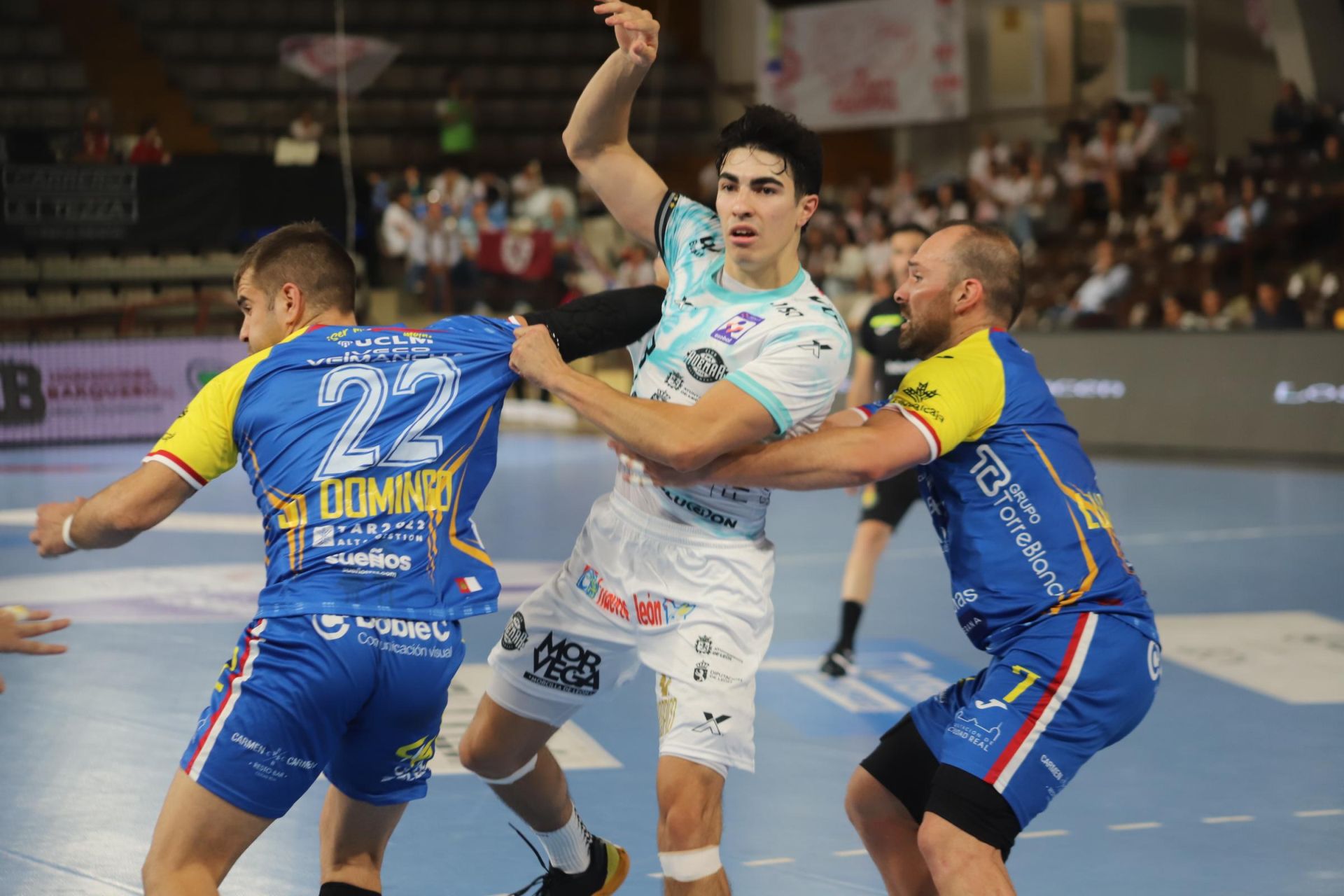 Las imágenes del triunfo del Abanca Ademar ante BM. Caserío