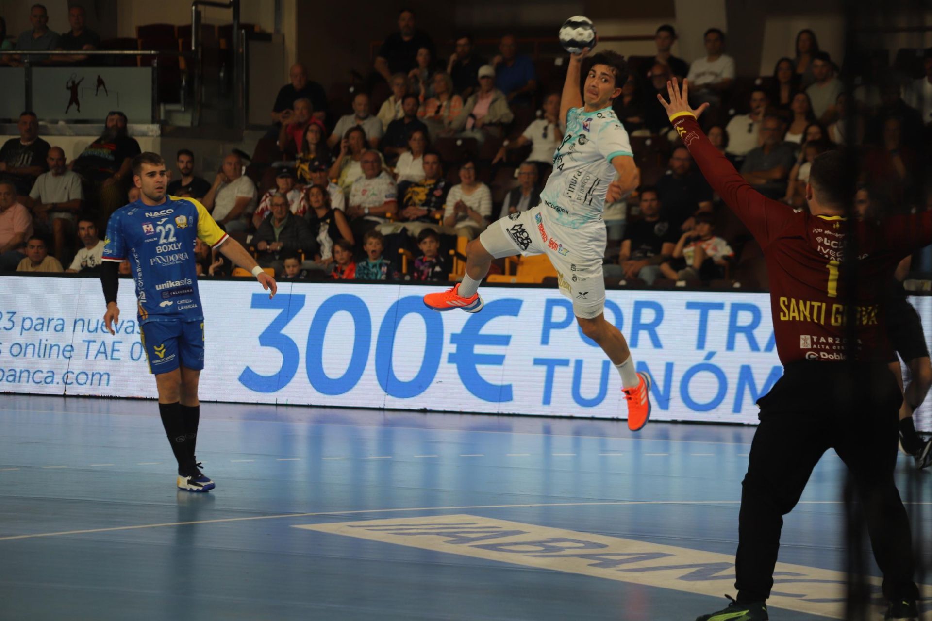 Las imágenes del triunfo del Abanca Ademar ante BM. Caserío