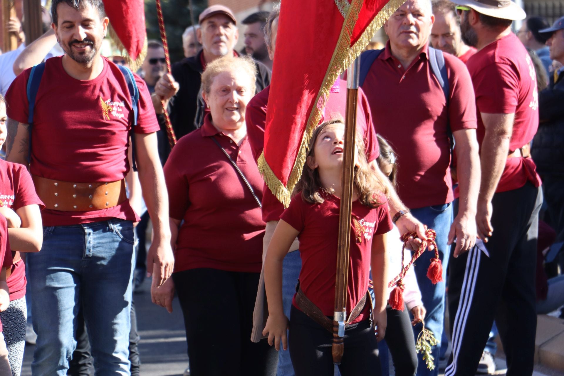 Pendones al cielo con el hombro, con una mano o con la barbilla