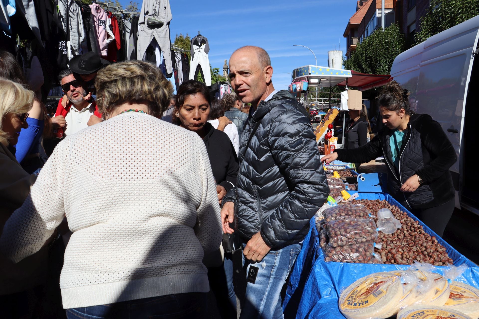 La divertida tradición de tocar la nariz a San Froilán: un gesto de cariño y perdón en León