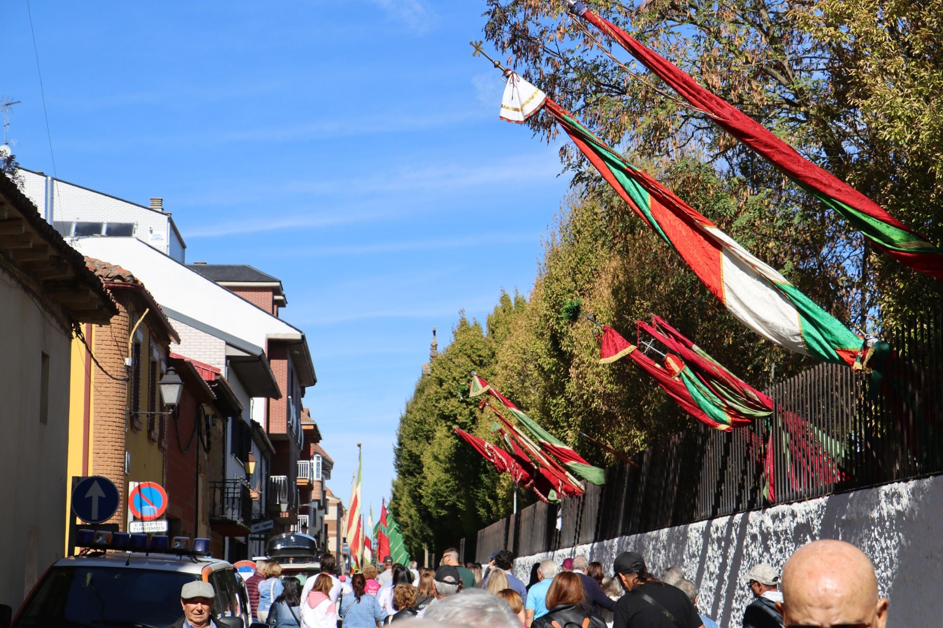 Cientos de fieles acuden a la misa, el momento más solemne de San Froilán
