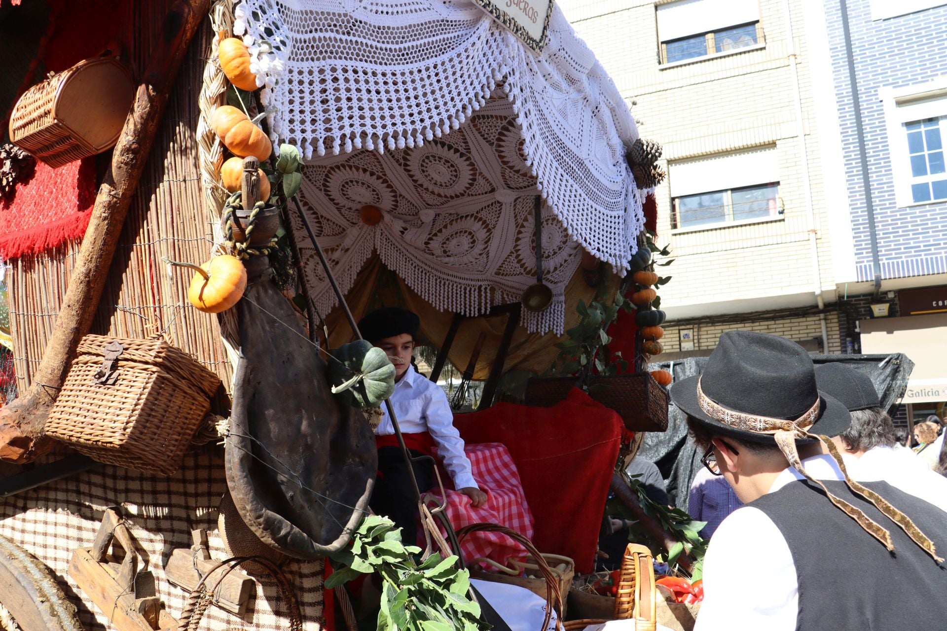 Carros y ganado se visten de fiesta en San Froilán