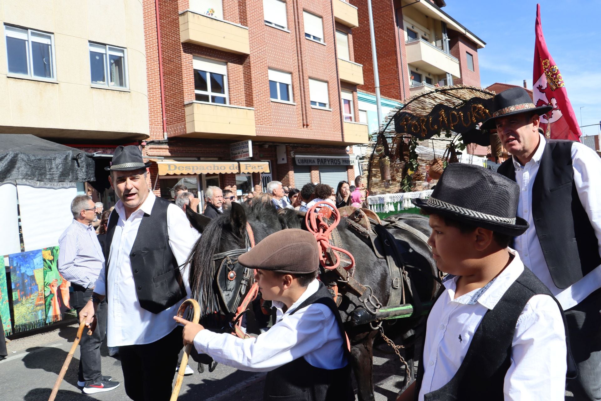 Carros y ganado se visten de fiesta en San Froilán