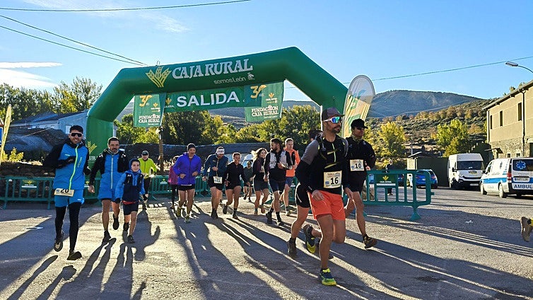 Pablo Villa se impone en el I trail Canales Romanos