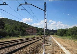 Tramod e la vía a la altura de La Robla.