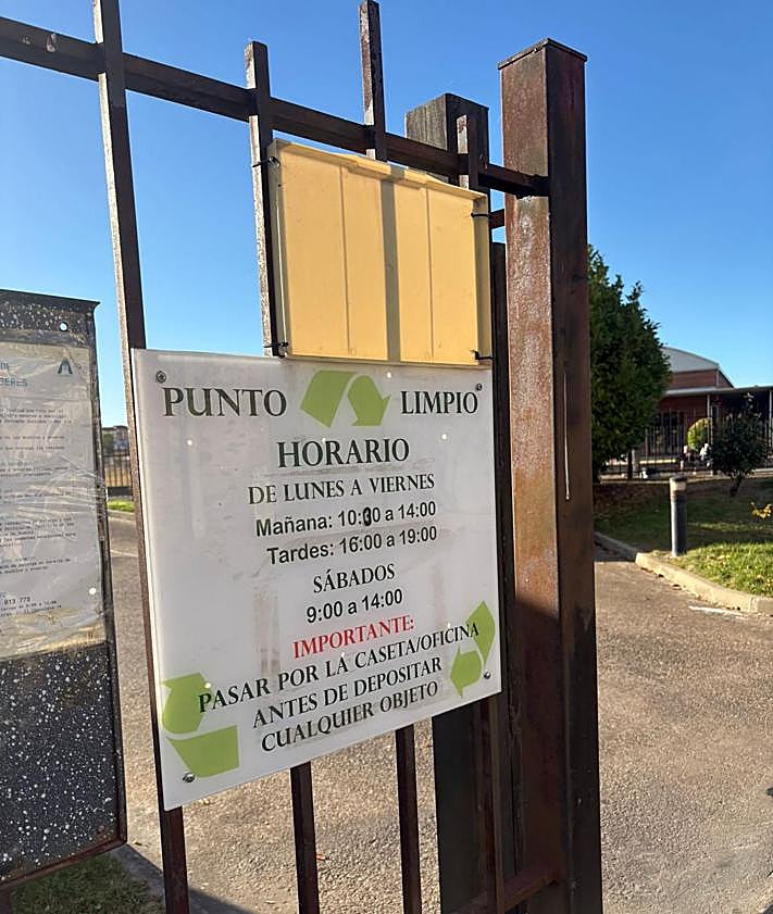 Imagen secundaria 2 - Astorga clausurará el punto limpio urbano que lleva 24 años abierto sin autorización