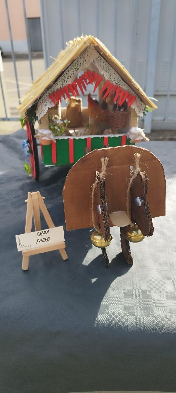 El colegio de León que estrena pendón y «presume» de carros engalanados