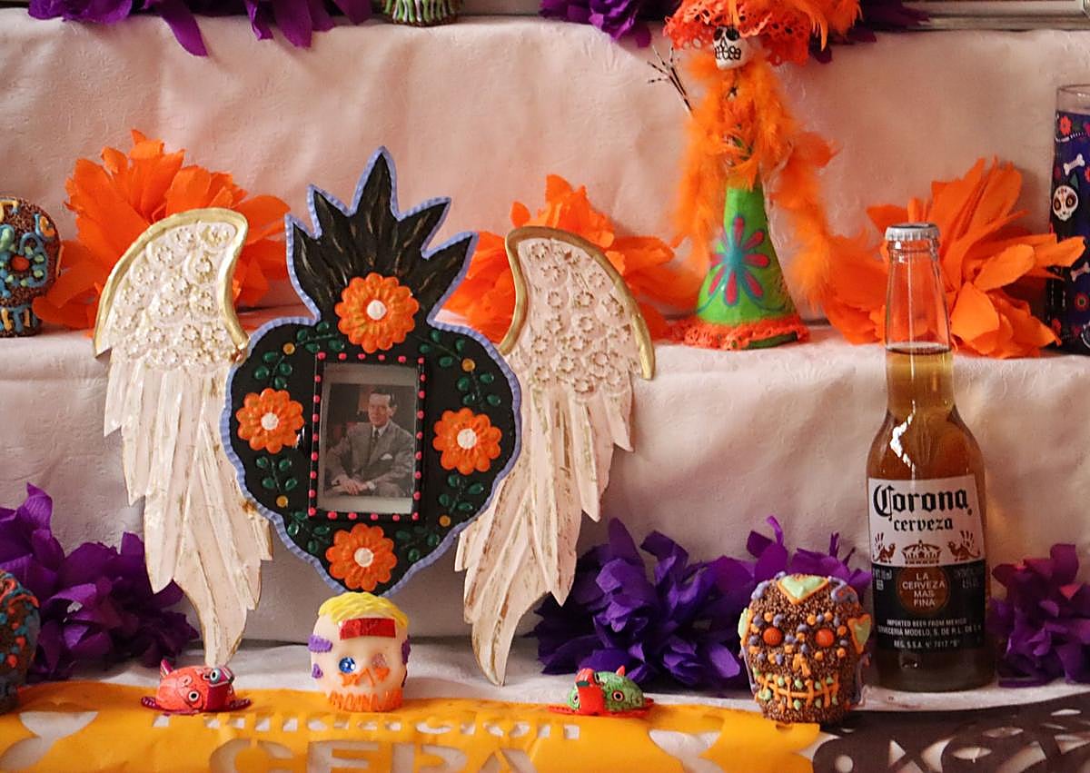 Imagen secundaria 1 - Detalles del Altar de Muertos en León.