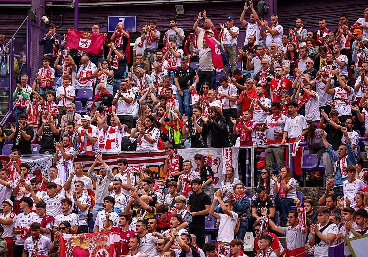 Imagen de la afición de la Cultural en el José Zorrilla.