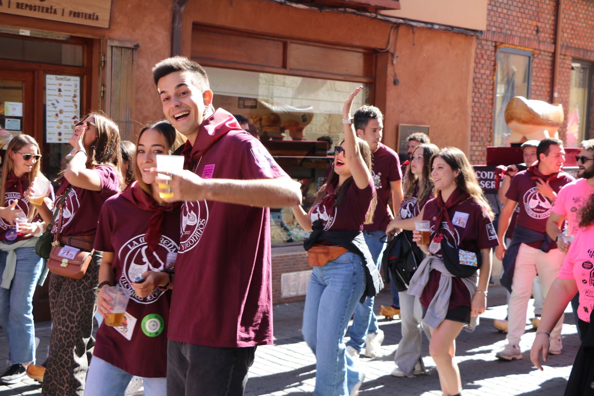 Todas las imágenes del desfile del Día de Peñas en León