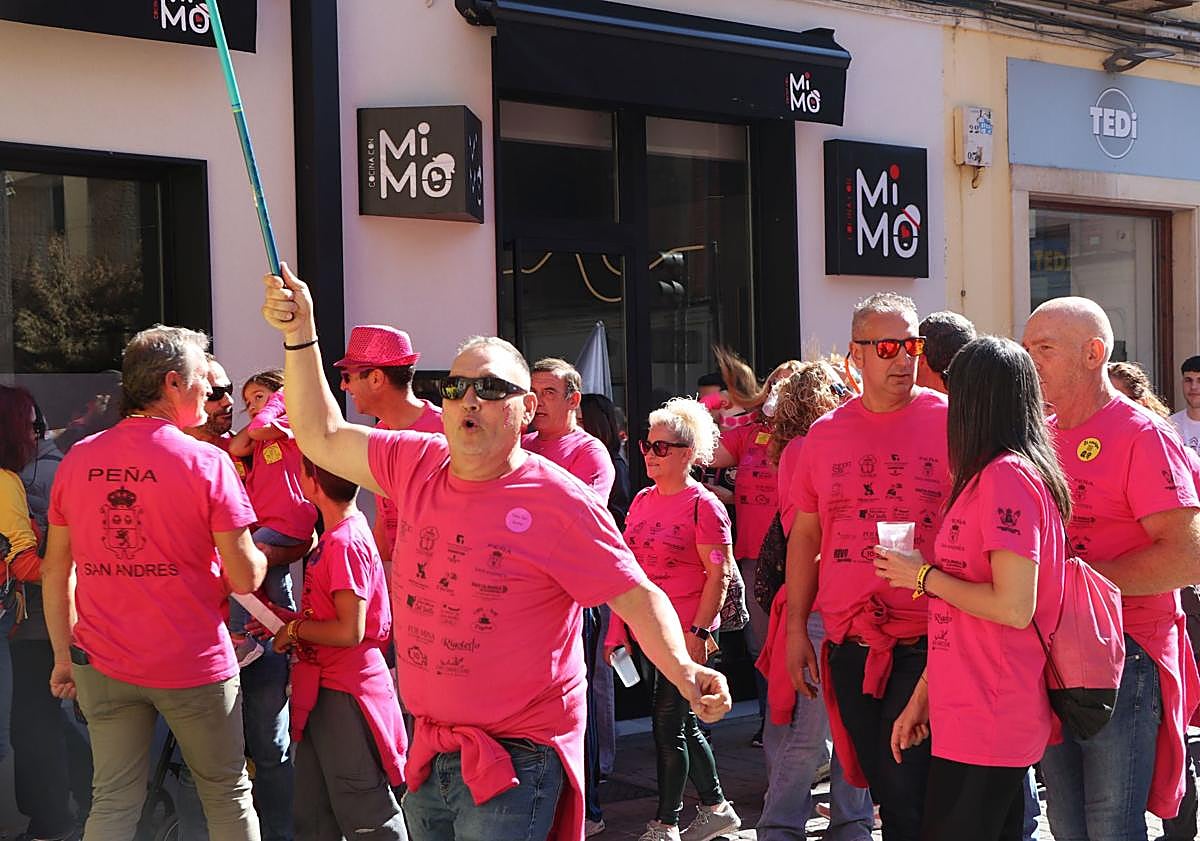 Imagen principal - Las Peñas demuestran que León sabe divertirse