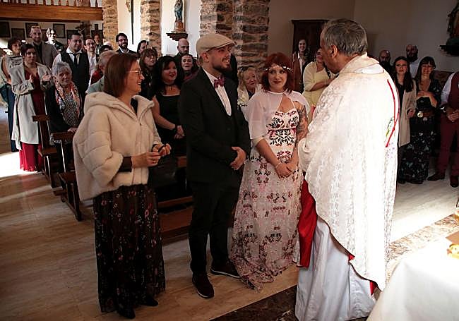 Los novios en la boda.