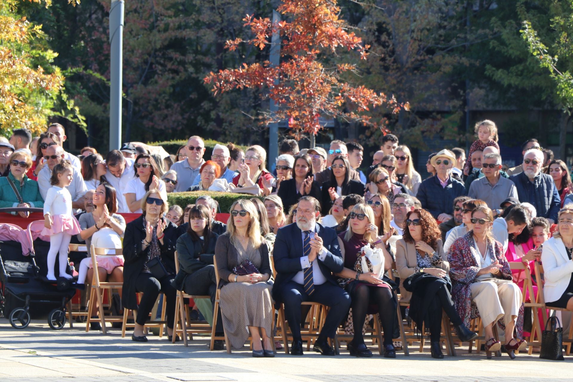 Todas las imágenes del desfile y el acto por el Día del Pilar en León