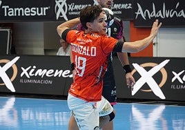 Gonzalo Pérez, en el partido ante Puente Genil.