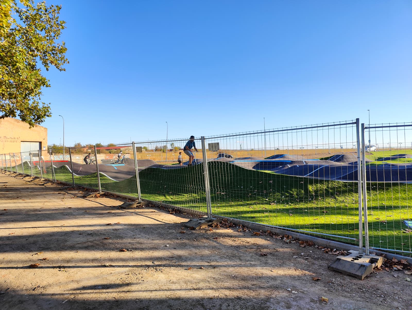 El forzado preestreno de la pista de pumptrack en Puente Castro