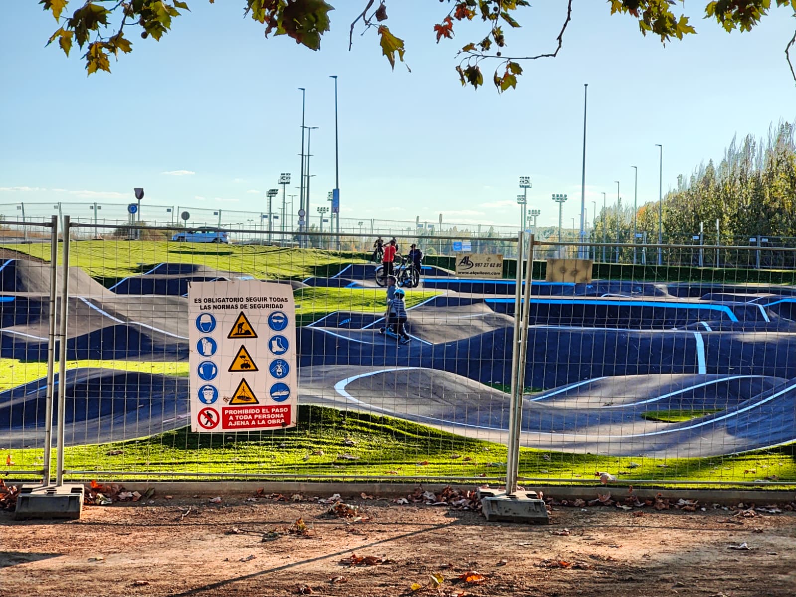 El forzado preestreno de la pista de pumptrack en Puente Castro