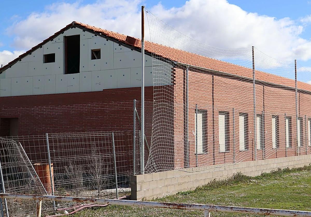 Edificio en construcción para la ampliación del colegio de Cembranos.