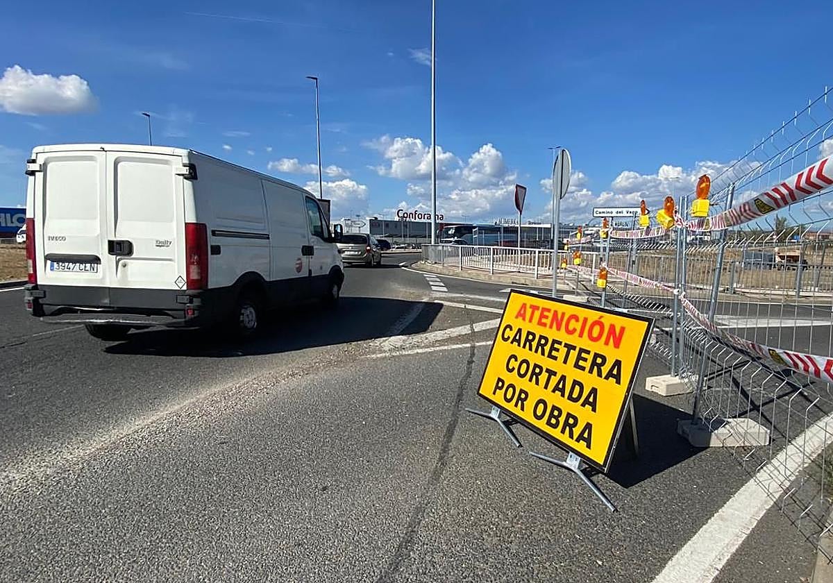 Imagen de los primeros cortes por las obras del soterramiento.