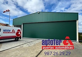 Puerta automática instalada por Puertas Autofer