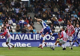 Andoni, tras el remate que mandó al fondo de la red.