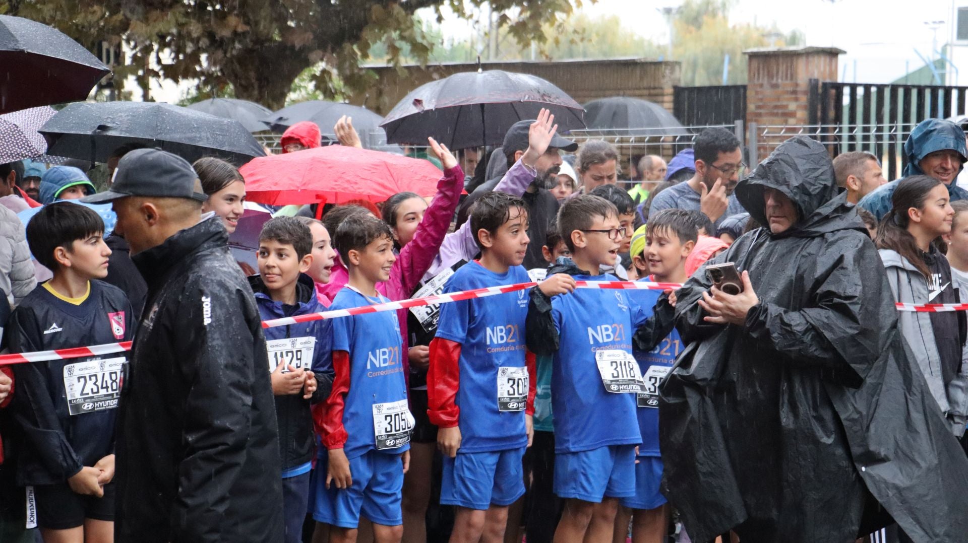 Las mejores imágenes de la carrera popular de los &#039;10 kilómetros Ciudad de León 2025&#039;