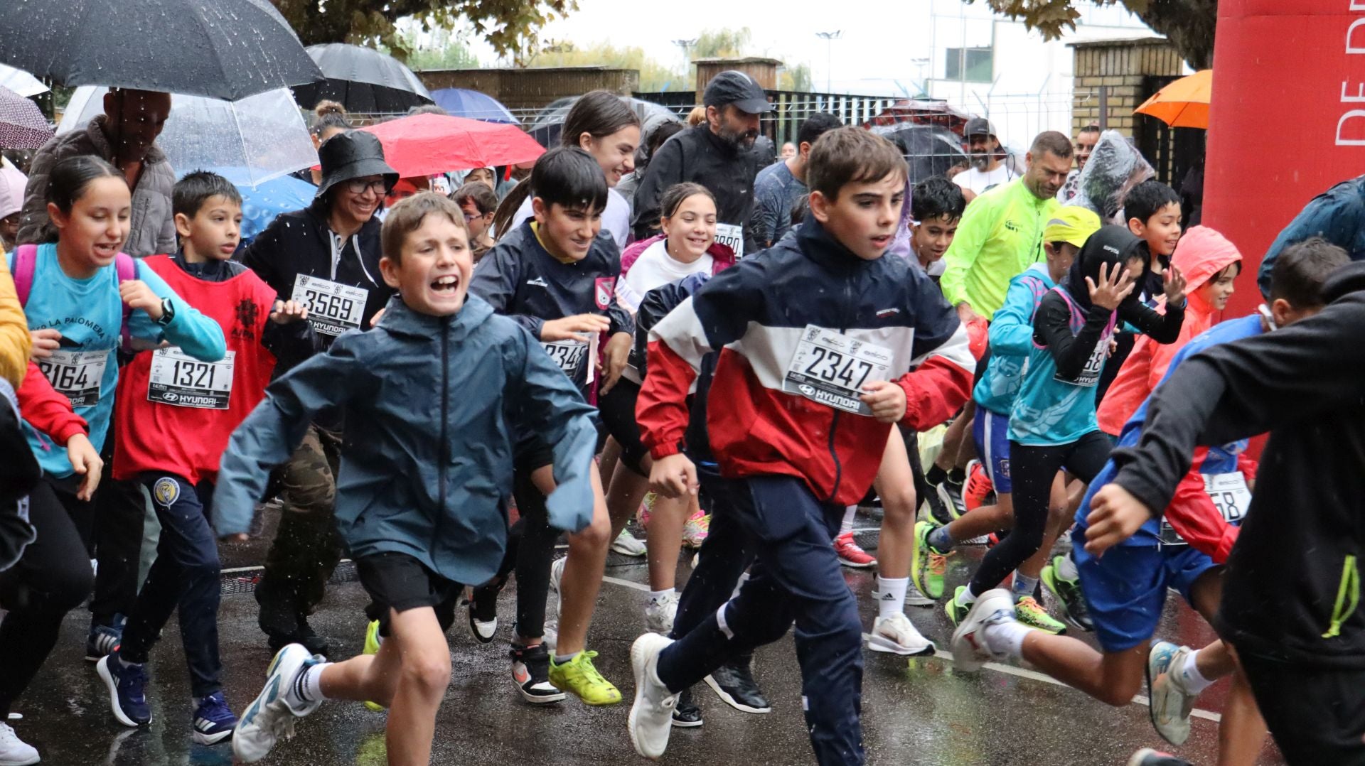 Las mejores imágenes de la carrera popular de los &#039;10 kilómetros Ciudad de León 2025&#039;