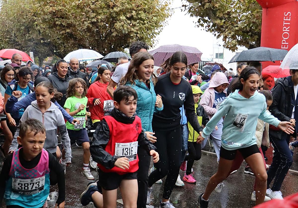 Las mejores imágenes de la carrera popular de los &#039;10 kilómetros Ciudad de León 2025&#039;