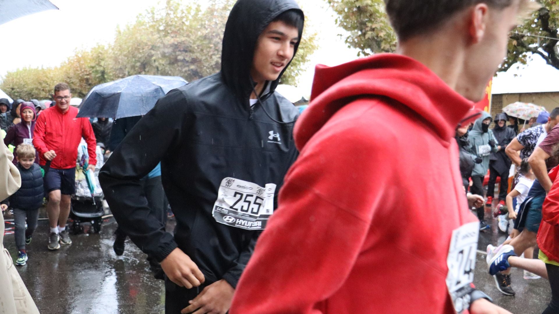 Las mejores imágenes de la carrera popular de los &#039;10 kilómetros Ciudad de León 2025&#039;