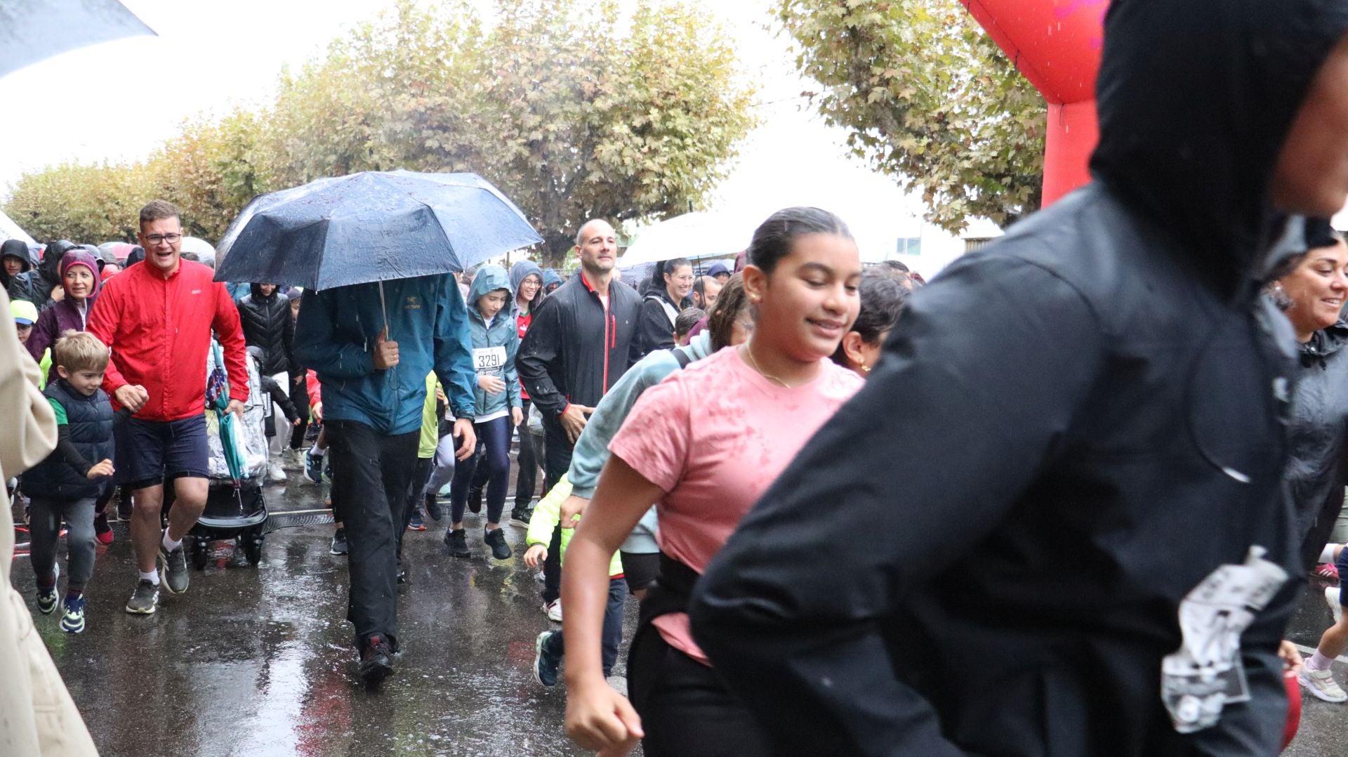 Las mejores imágenes de la carrera popular de los &#039;10 kilómetros Ciudad de León 2025&#039;