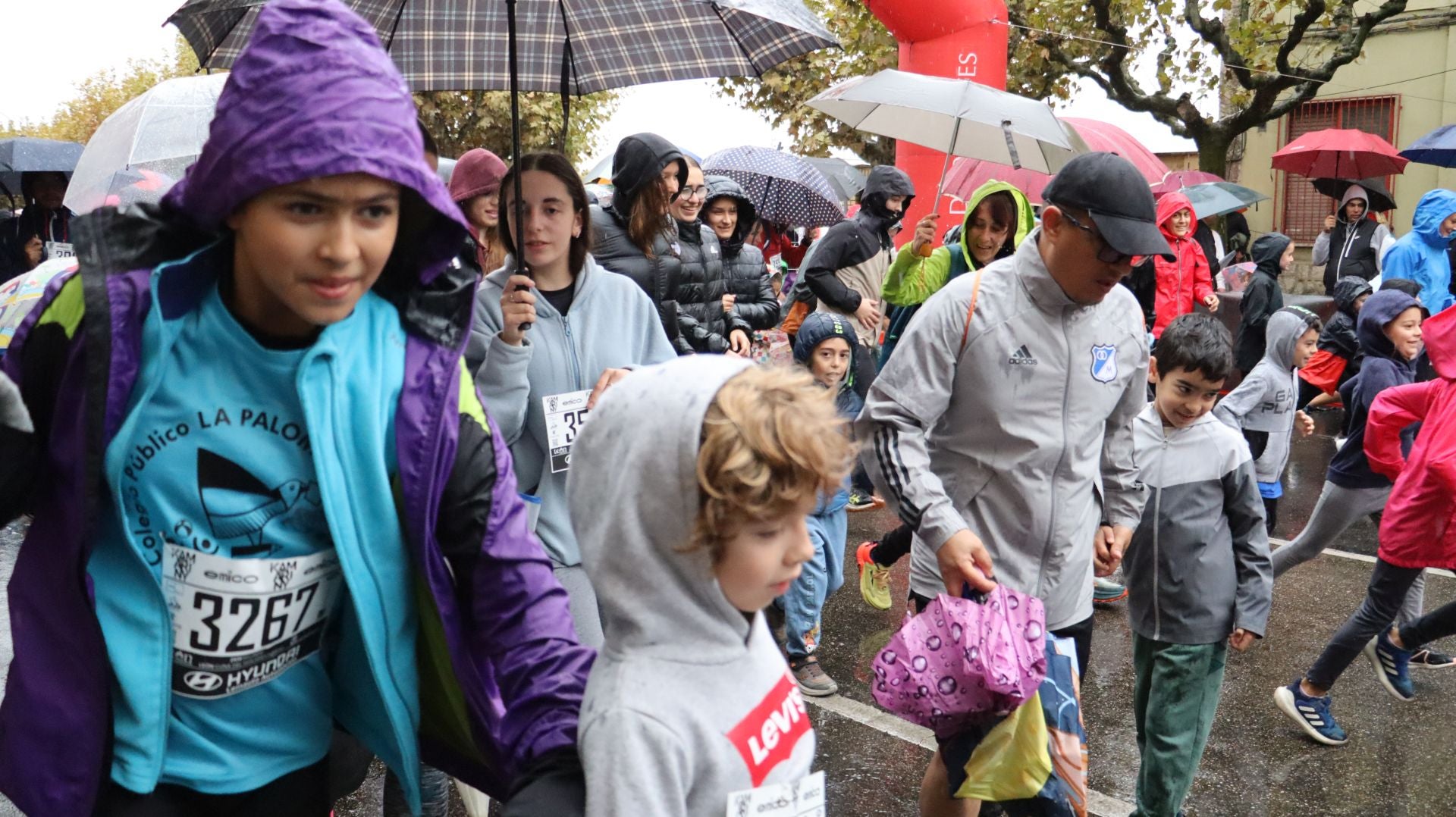 Las mejores imágenes de la carrera popular de los &#039;10 kilómetros Ciudad de León 2025&#039;