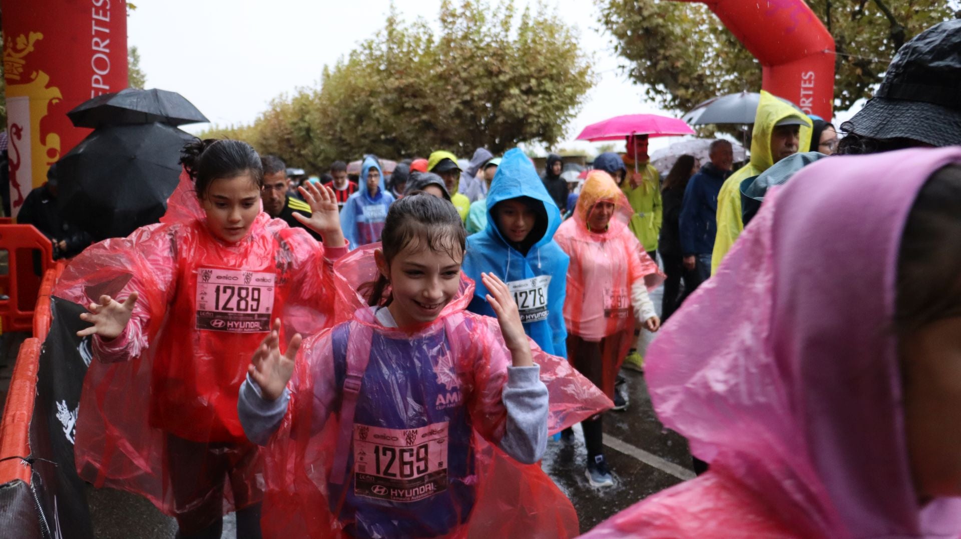 Las mejores imágenes de la carrera popular de los &#039;10 kilómetros Ciudad de León 2025&#039;