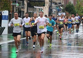 Imagen de la carrera al paso por Ordoño II.