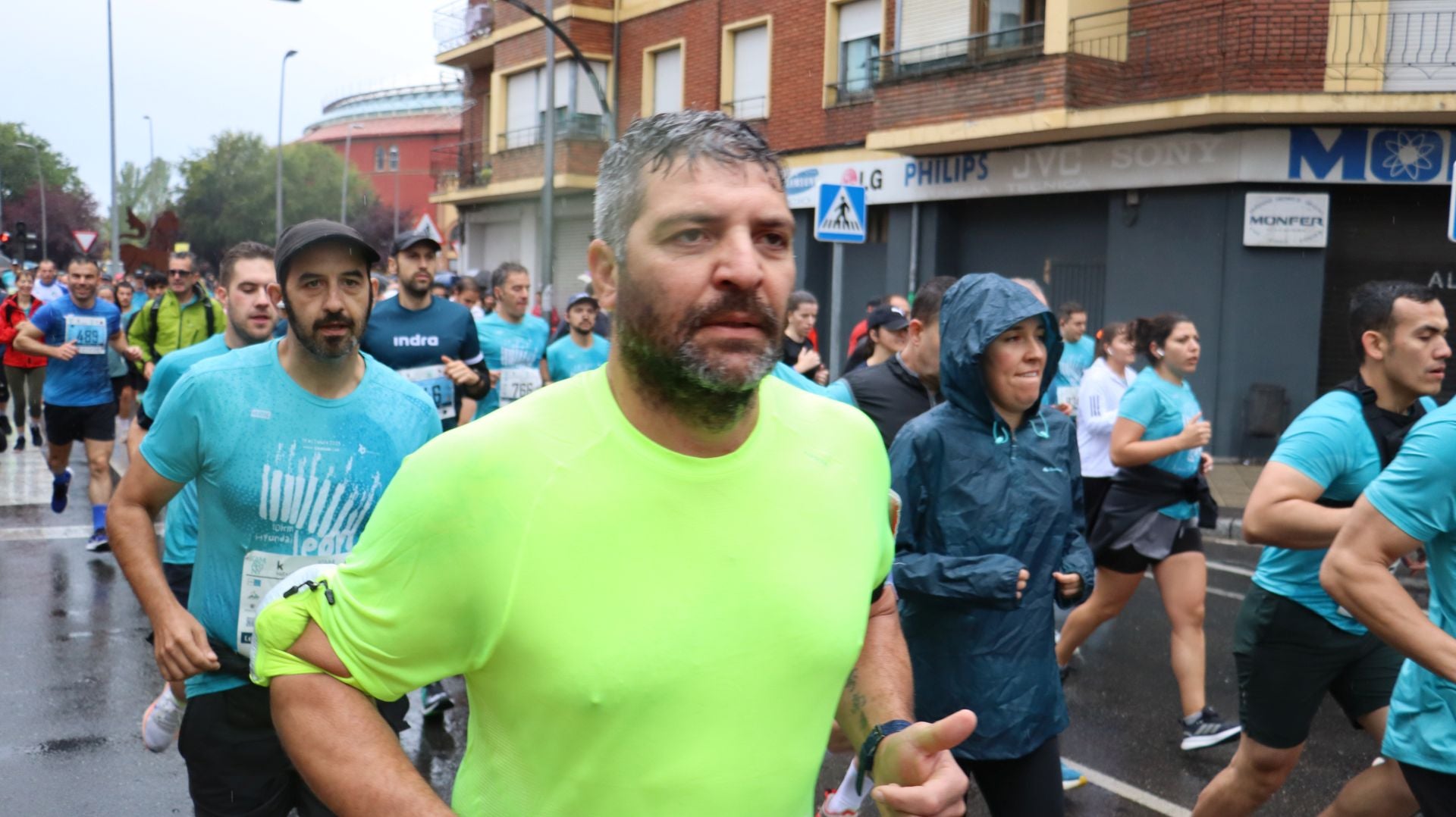 Imágenes de la salida de los &#039;10km Ciudad de León 2025&#039;