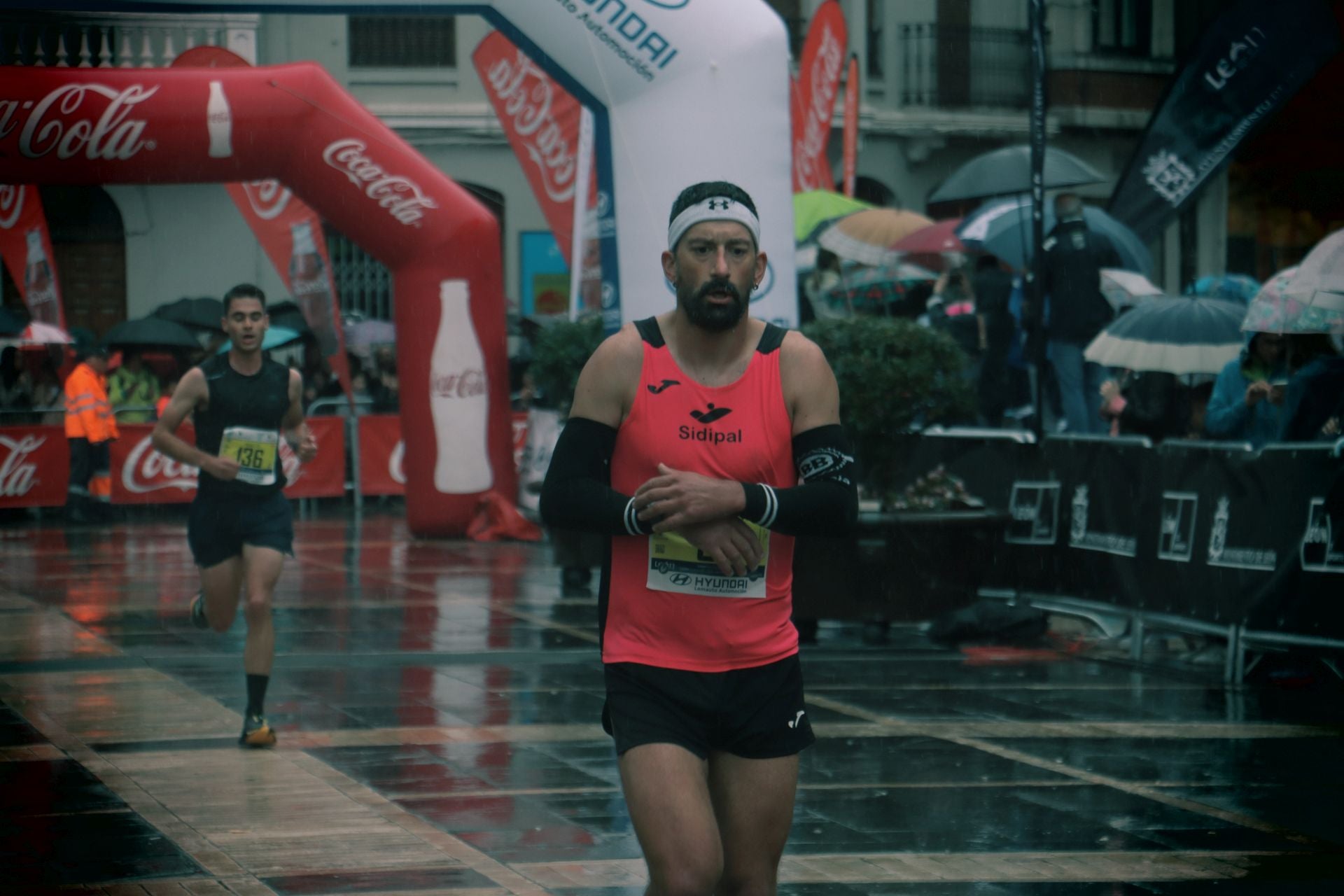 Todas las imágenes de la llegada de los &#039;10km Ciudad de León 2025&#039;